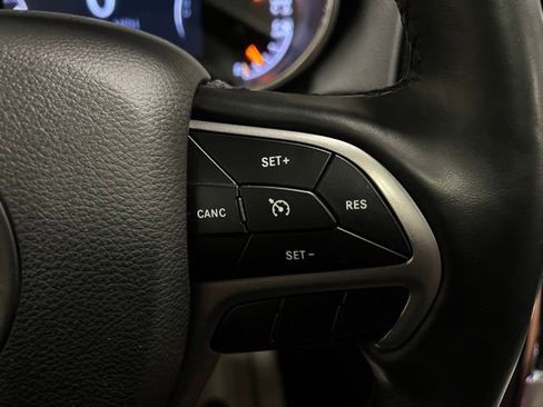 Used 2022 Jeep Grand Cherokee Limited image 34