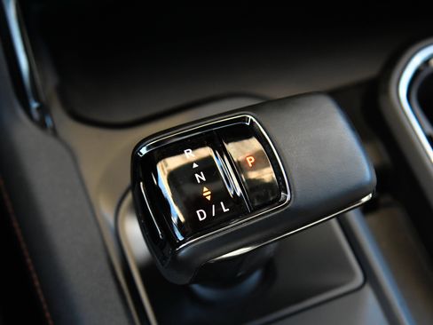 Used 2025 GMC Sierra 1500 AT4 AWD/4WD image 35
