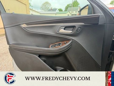 Used 2014 Chevrolet Impala LT w/ Convenience Package FWD image 25