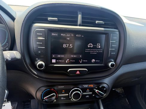 Used 2024 Kia Soul LX w/ Option Group 015 FWD image 12
