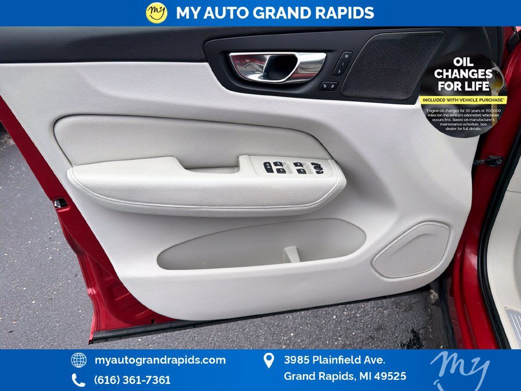 Used 2019 Volvo XC60 T6 Momentum w/ Protection Package Premier AWD/4WD image 10