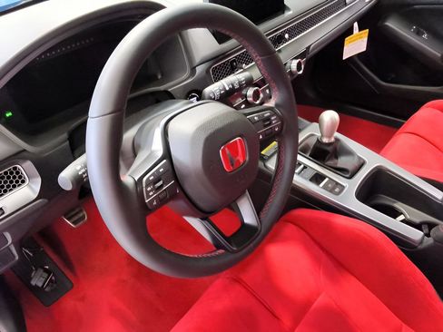 Used 2025 Honda Civic Type R image 10