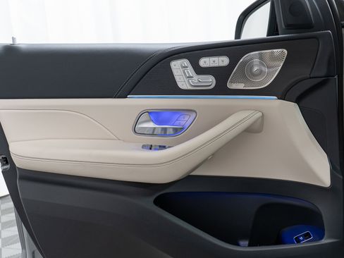 New 2026 Mercedes-Benz GLS 450 4MATIC image 11