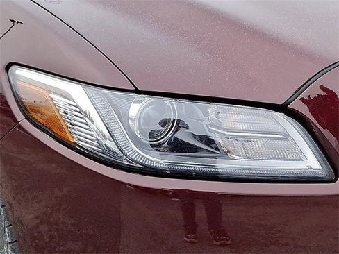 Used 2018 Lincoln Continental Select w/ Continental Climate Package image 9