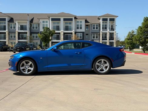Used 2016 Chevrolet Camaro LT RWD image 4