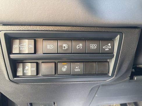 Used 2024 Toyota Tundra Platinum image 12