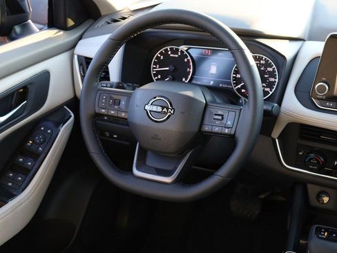 New 2026 Nissan Rogue SV image 25