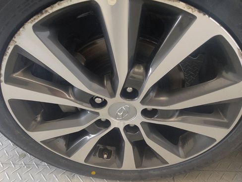 Used 2019 Hyundai Elantra GT FWD image 31