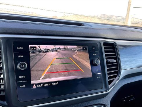 Used 2021 Volkswagen Atlas Cross Sport SE image 26