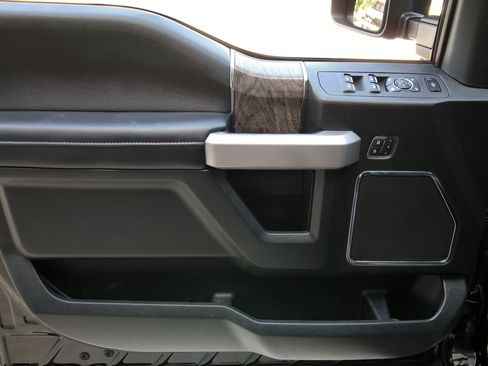 Used 2019 Ford F350 Lariat w/ Lariat Ultimate Package AWD/4WD image 19