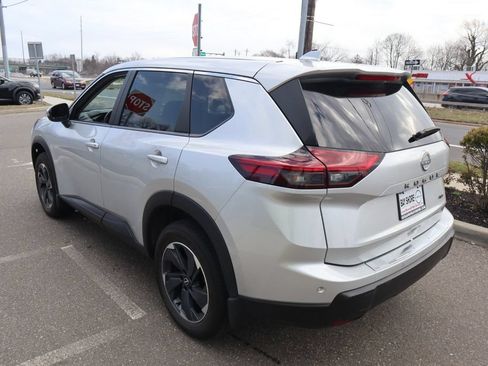 Certified 2025 Nissan Rogue SV AWD/4WD image 8