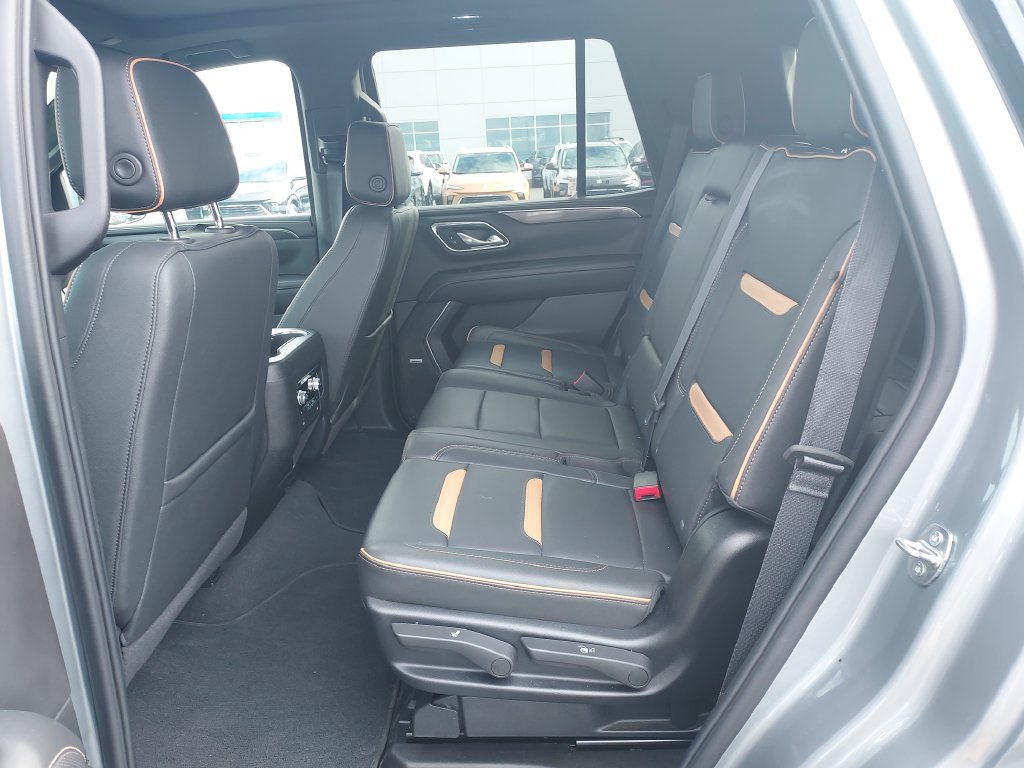 Used 2024 GMC Yukon AT4 w/ Technology Package AWD/4WD image 14