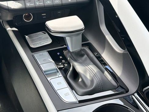 New 2026 Hyundai Elantra Limited FWD image 17
