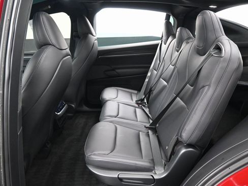 Used 2024 Tesla Model X image 25