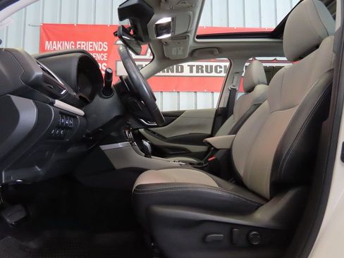 Used 2023 Subaru Forester Limited w/ Popular Package #3 image 2