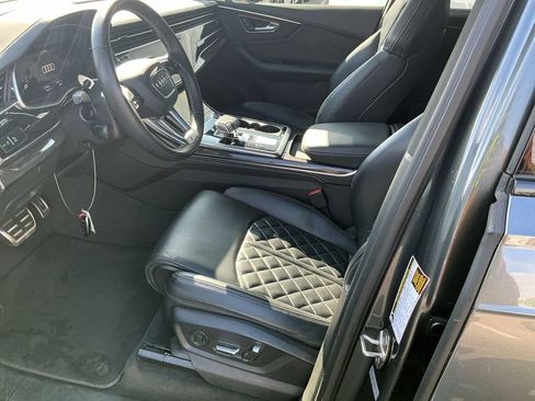 Used 2022 Audi SQ7 Prestige AWD/4WD image 5