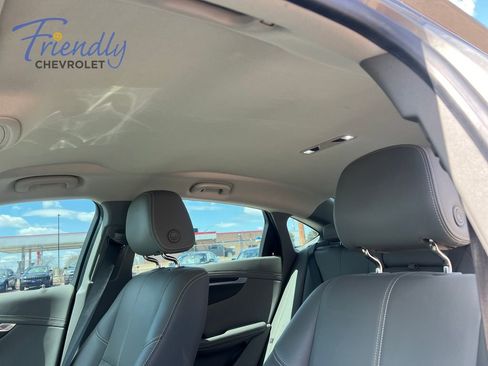 Used 2019 Chevrolet Impala LT FWD image 25