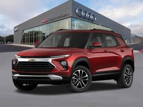 Used 2025 Chevrolet TrailBlazer LT FWD image 1