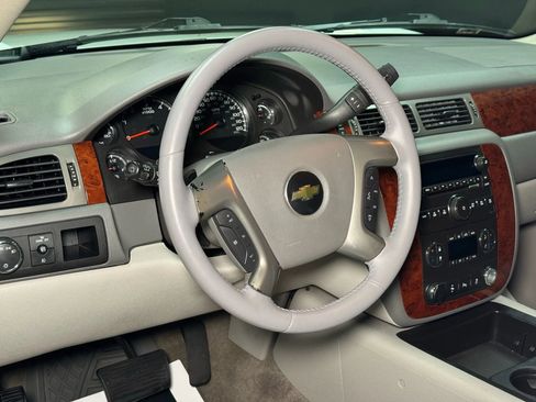 Used 2012 Chevrolet Suburban LT image 48