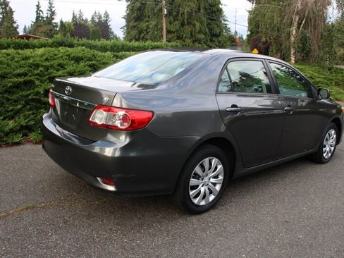 Used 2012 Toyota Corolla LE FWD image 3