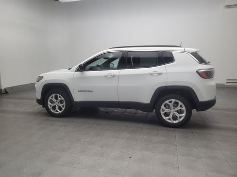Used 2024 Jeep Compass Latitude AWD/4WD image 3