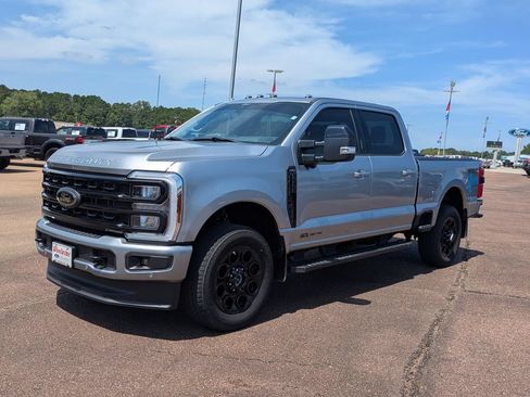Used 2024 Ford F250 Lariat w/ Lariat Ultimate Package AWD/4WD image 1