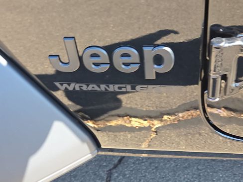 Used 2025 Jeep Wrangler Unlimited Sport AWD/4WD image 15