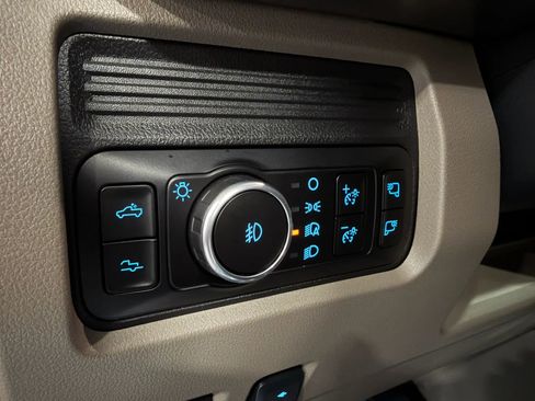 Used 2025 Ford F450 Platinum w/ Platinum Plus Package image 22