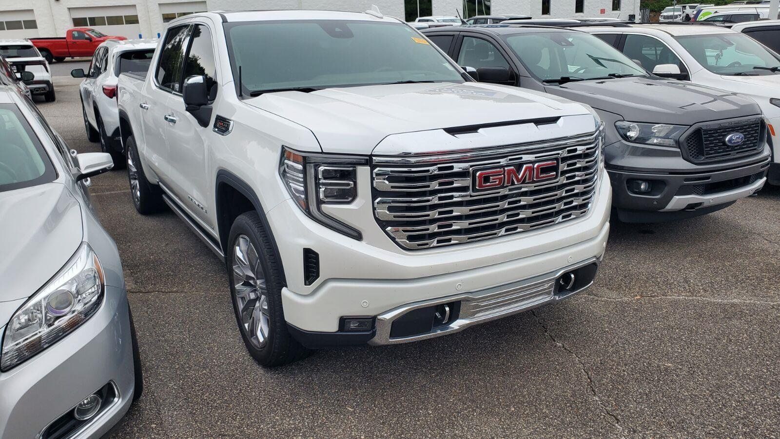 Used 2024 GMC Sierra 1500 Denali w/ Denali Reserve Package AWD/4WD image 2