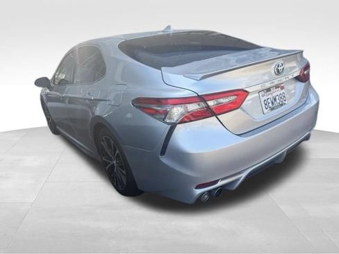 Used 2018 Toyota Camry SE w/ Audio Package FWD image 5