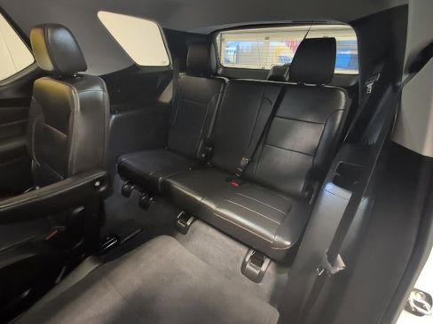 Used 2021 Chevrolet Traverse RS image 31