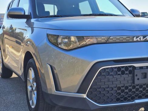 Used 2024 Kia Soul LX w/ Option Group 015 FWD image 9