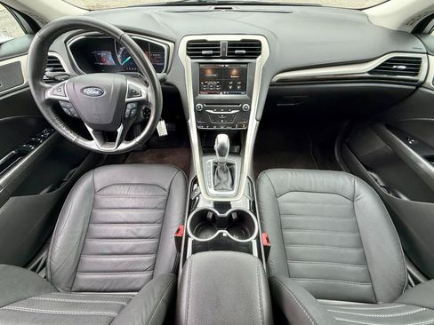 Used 2015 Ford Fusion SE w/ Equipment Group 502A FWD image 9