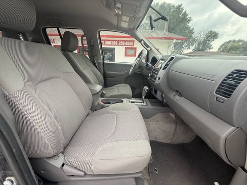 Used 2015 Nissan Frontier SV AWD/4WD image 22