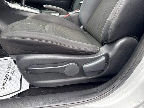 Used 2016 Nissan Sentra S FWD image 19