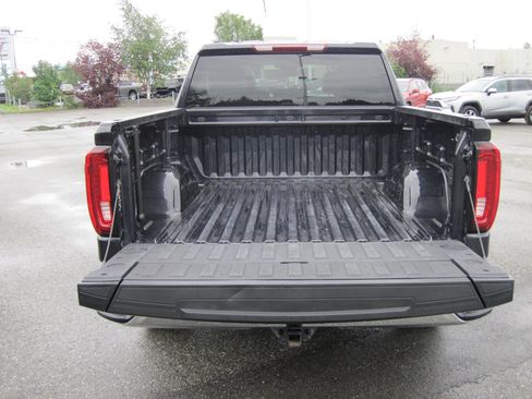 Used 2025 GMC Sierra 1500 SLT AWD/4WD image 6
