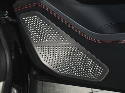 Used 2022 Lamborghini Urus AWD/4WD image 16