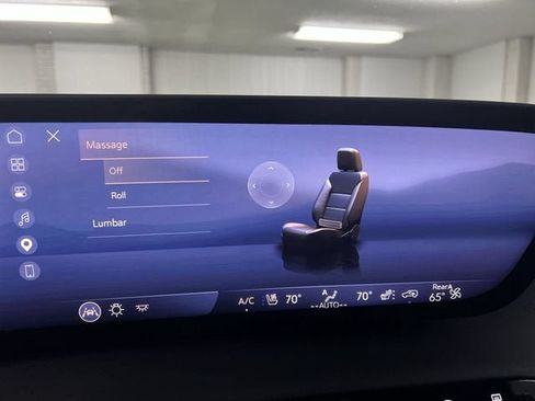 Certified 2025 Buick Enclave Avenir w/ Super Cruise Package FWD image 13