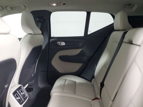 Certified 2024 Volvo XC40 B5 Plus w/ Climate Package AWD/4WD image 14