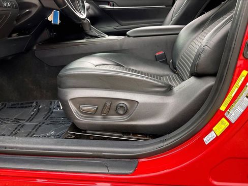 Used 2021 Toyota Camry SE image 30