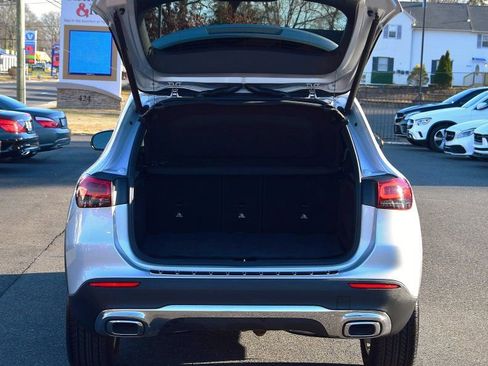 Used 2021 Mercedes-Benz GLA 250 4MATIC w/ Premium Package image 7