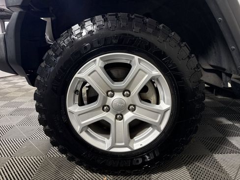 Used 2020 Jeep Wrangler Sport image 12