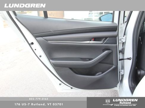 Used 2024 MAZDA MAZDA3 s image 30