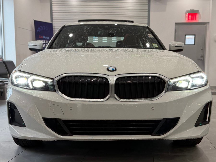 Used 2025 BMW 330i Sedan w/ Convenience Package RWD image 3