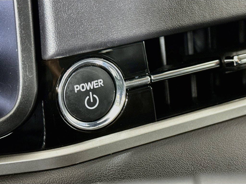Used 2025 Mitsubishi Outlander 4WD Plug-In Hybrid image 19