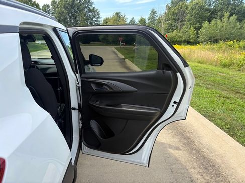Used 2023 Chevrolet TrailBlazer LT w/ Convenience Package FWD image 31