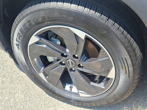 Used 2025 Nissan Rogue SV AWD/4WD image 8