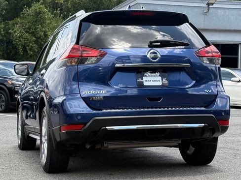 Used 2019 Nissan Rogue SV FWD image 3