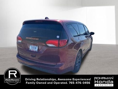 Used 2018 Chrysler Pacifica Touring Plus w/ S Appearance Package image 7
