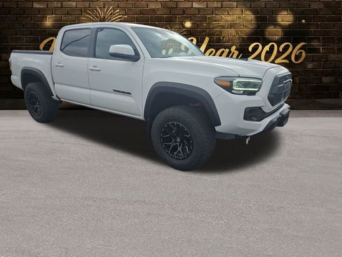 Used 2023 Toyota Tacoma TRD Sport image 7
